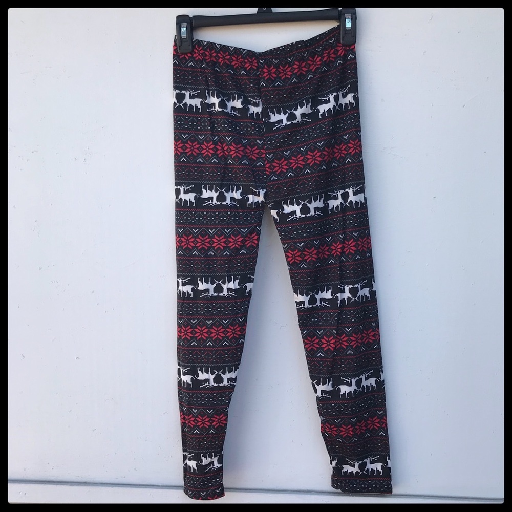 Deer Snowflake Capri Leggings - Picture 4 of 5
